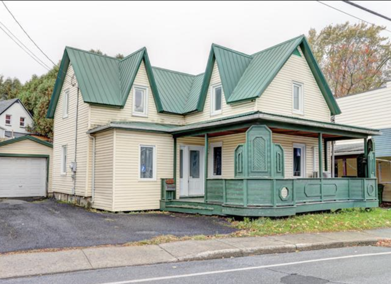 Two or more storey for sale, Farnham